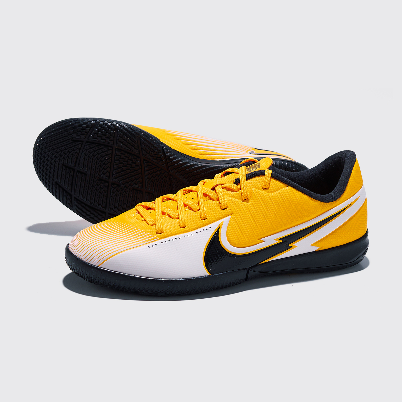 Nike Vapor 13 Academy IC AT8137 801 footballstore