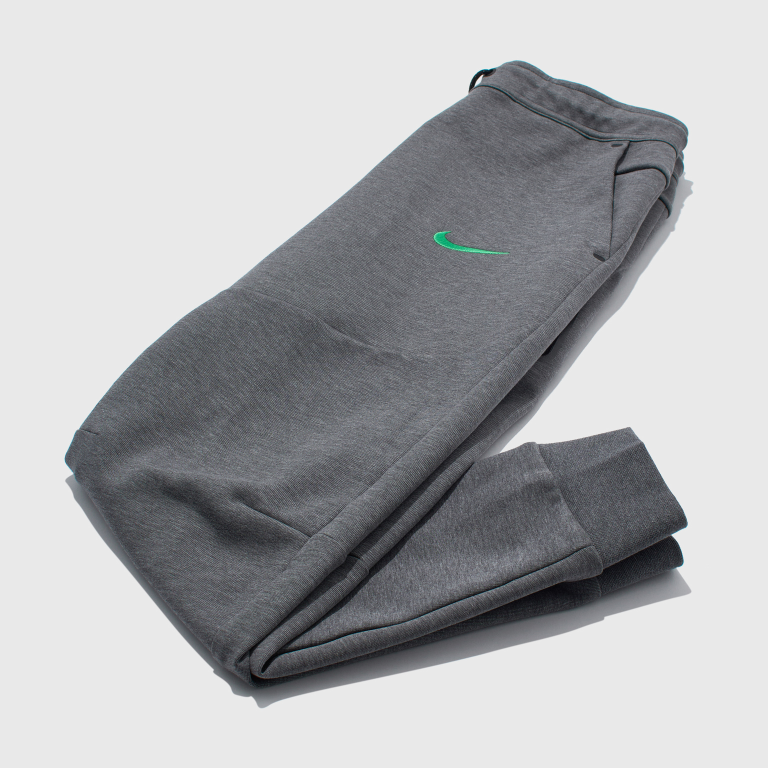 Брюки Nike Liverpool Tech Fleece DV4834-071