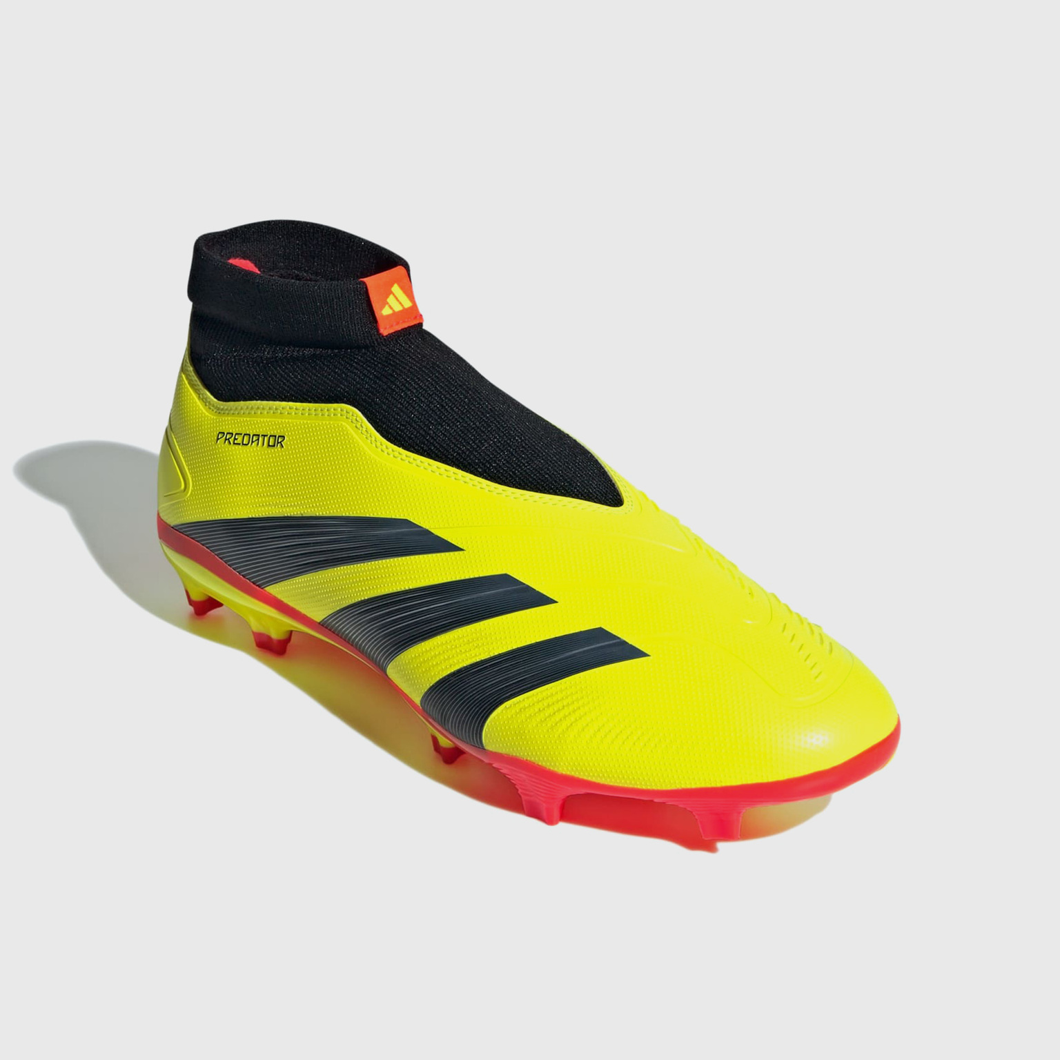 Бутсы Adidas Predator League Laceless FG IG7766