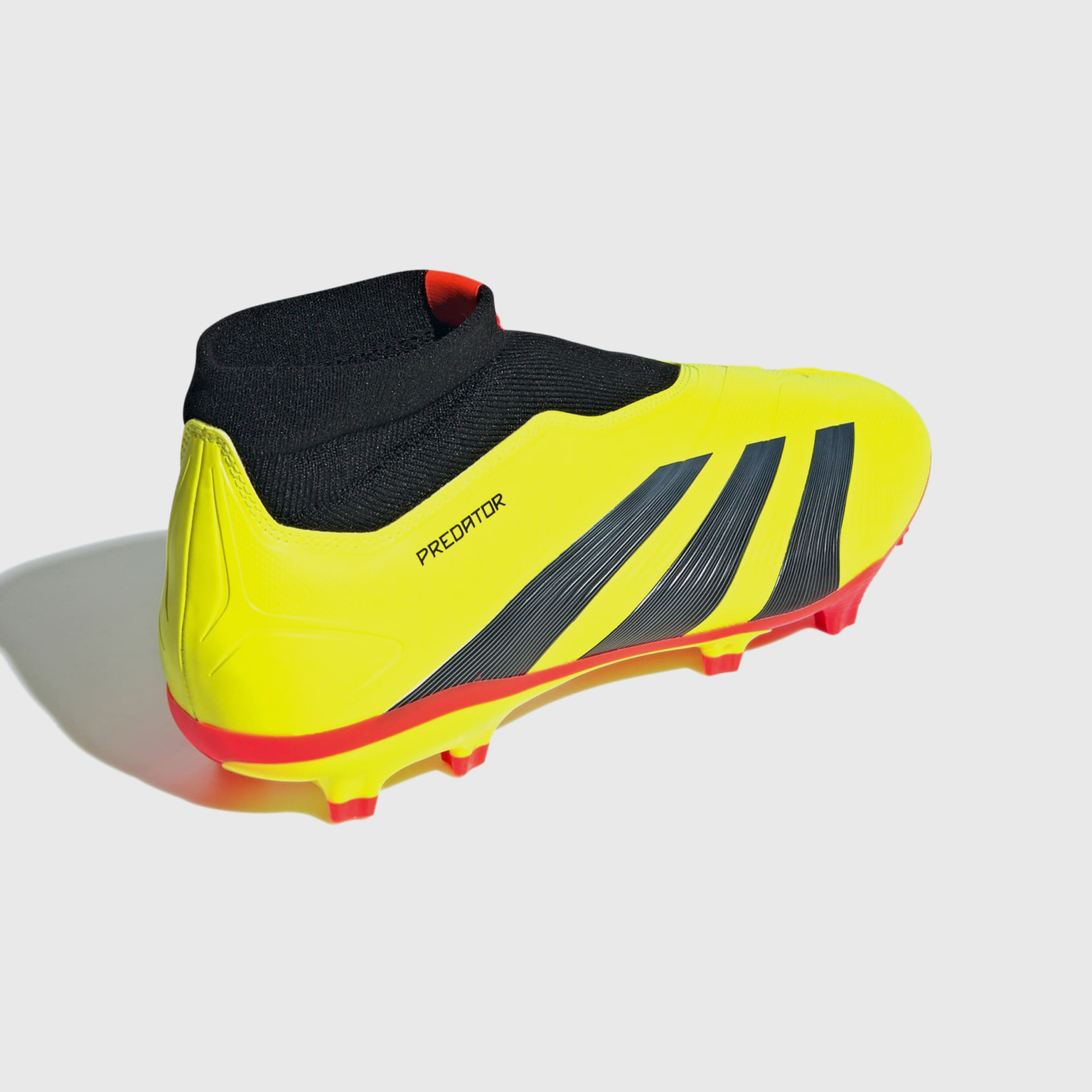 Бутсы Adidas Predator League Laceless FG IG7766