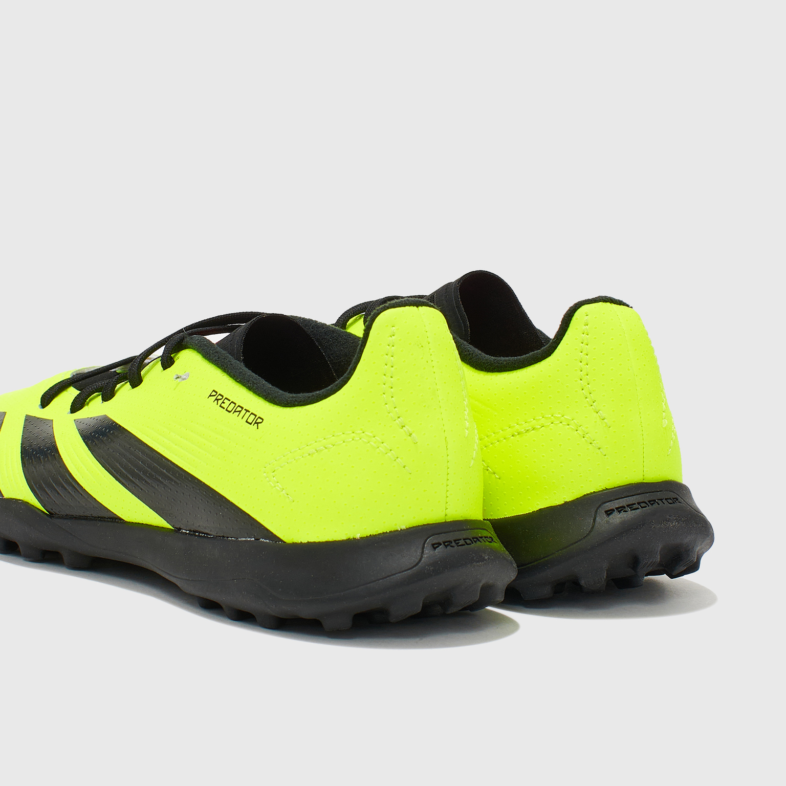 Шиповки детские Adidas Predator League Low TF IG5444