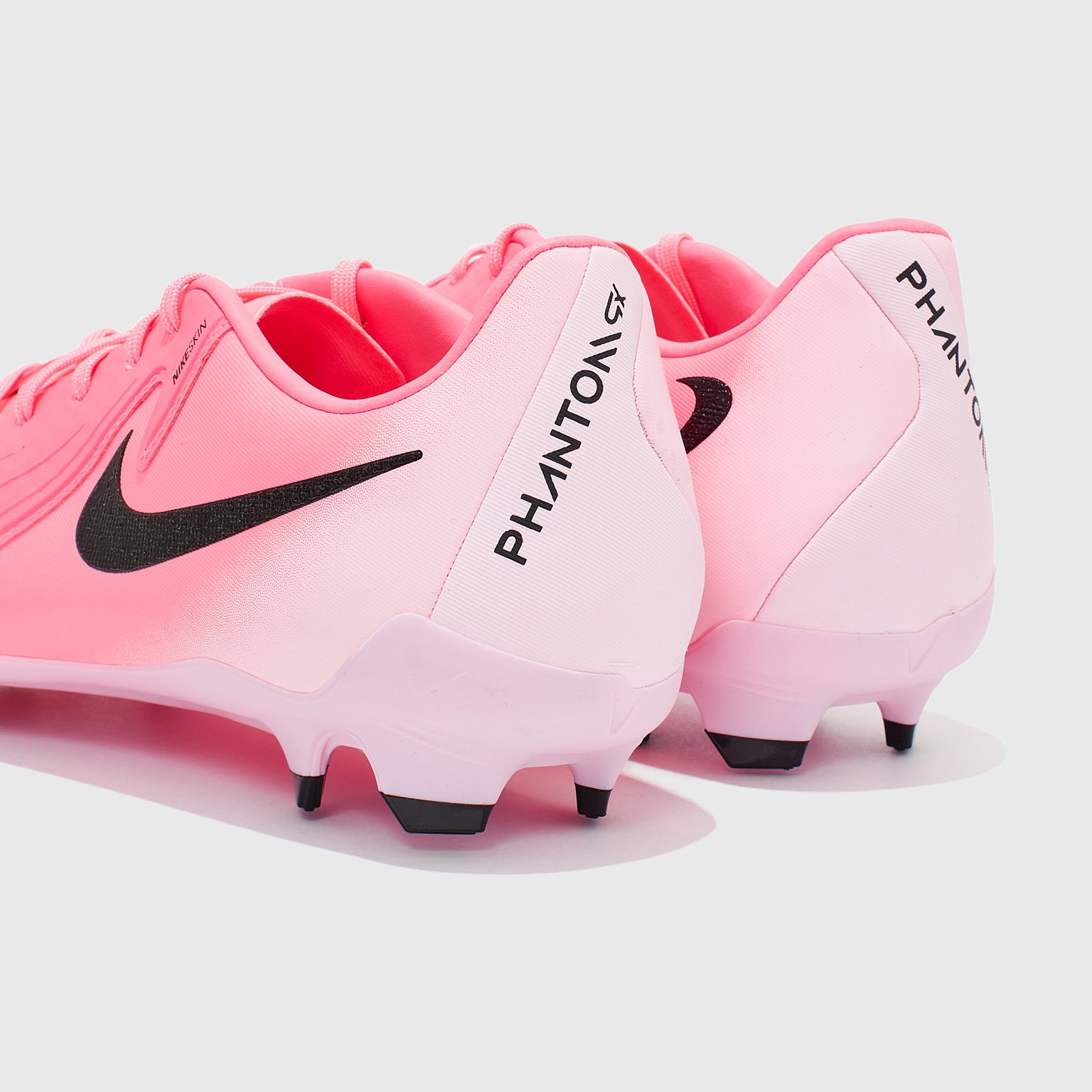 Бутсы Nike Phantom GX II Academy FG/MG FD6723-600