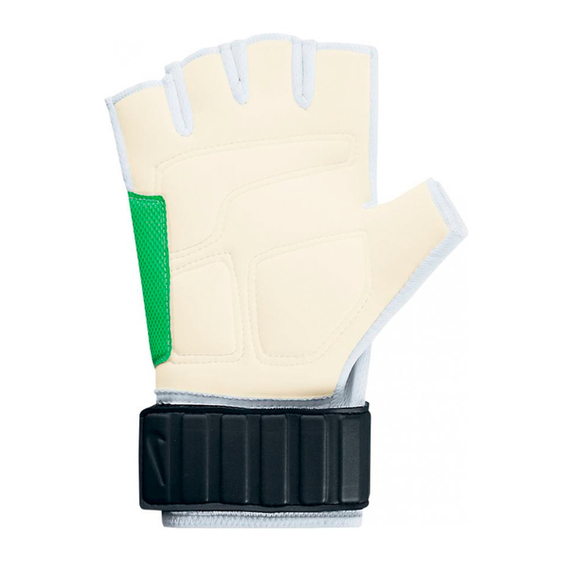 nike futsal gloves