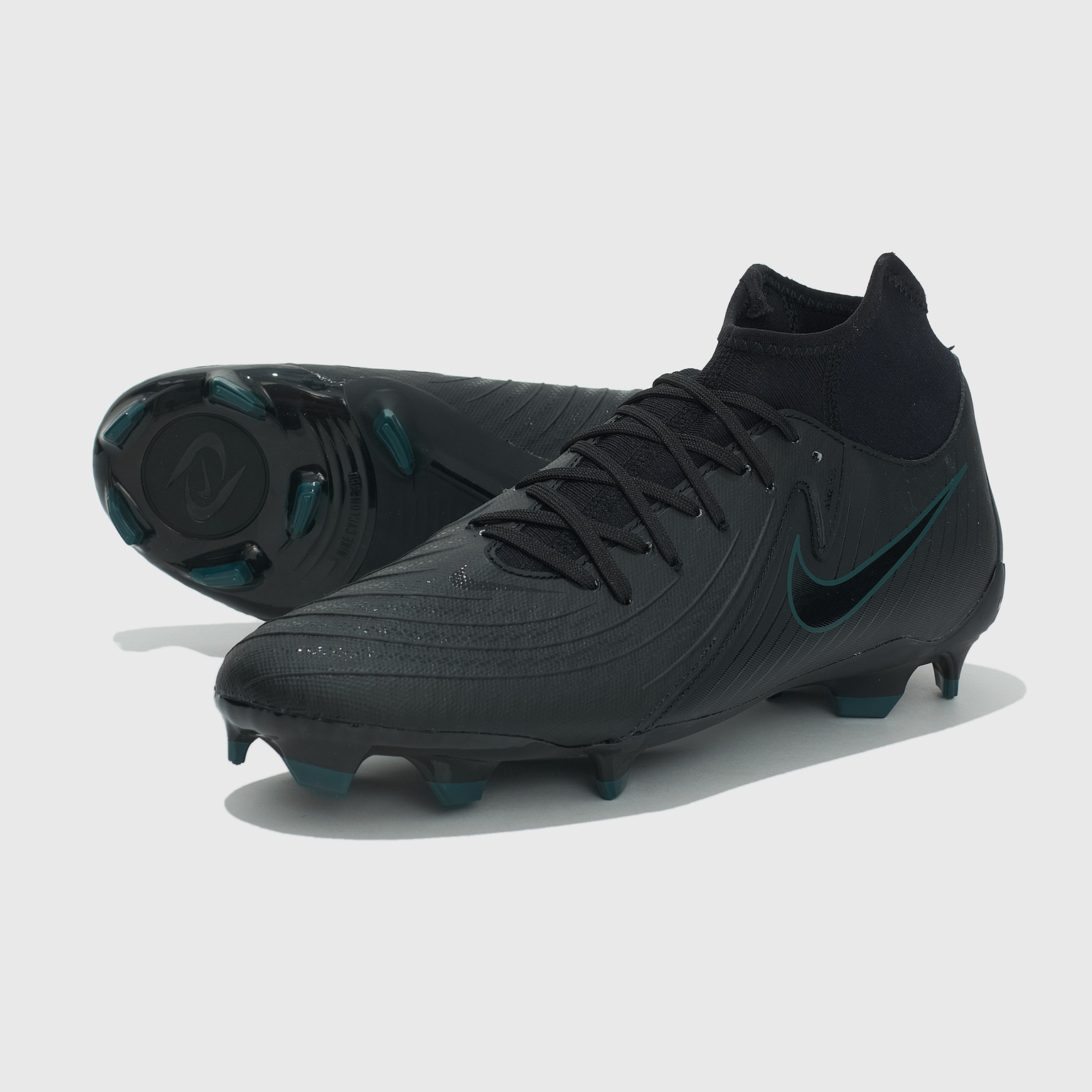 Бутсы Nike Phantom Luna II Academy FG/MG FD6725-002