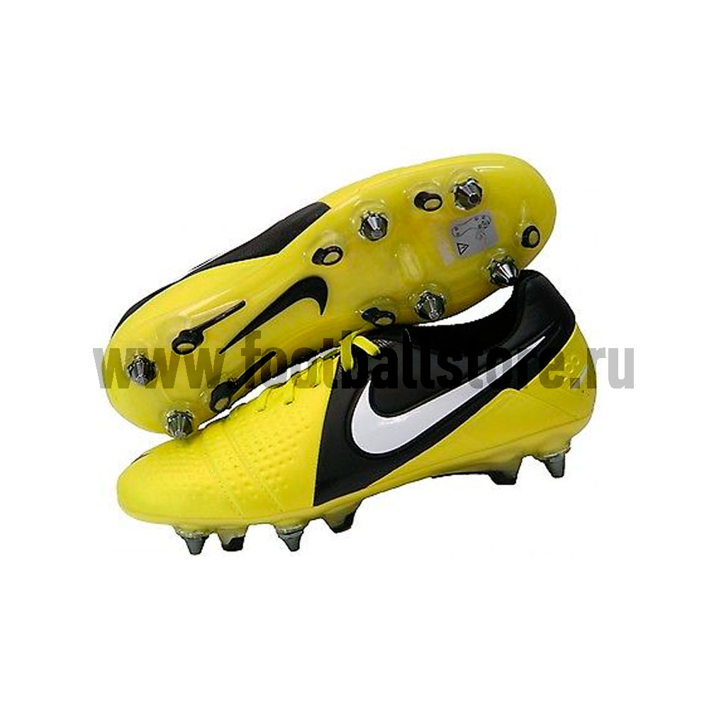 Nike CTR 360 Maestri III SG PRO 525158 711 Footballstore